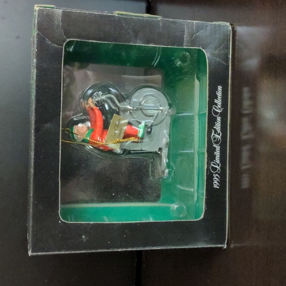 1995 Sears Mrs. Claus on treadmill - Picture 2 of 2